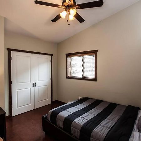 The Best 2 Bedrooms Suite In Revelstoke! מראה חיצוני תמונה