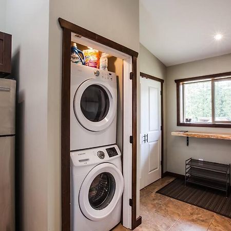 The Best 2 Bedrooms Suite In Revelstoke! מראה חיצוני תמונה