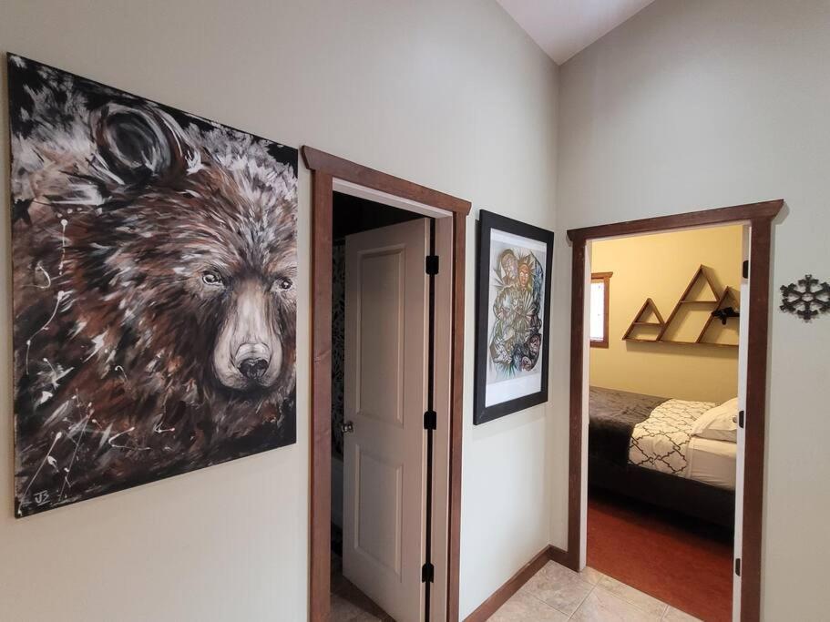 The Best 2 Bedrooms Suite In Revelstoke! מראה חיצוני תמונה