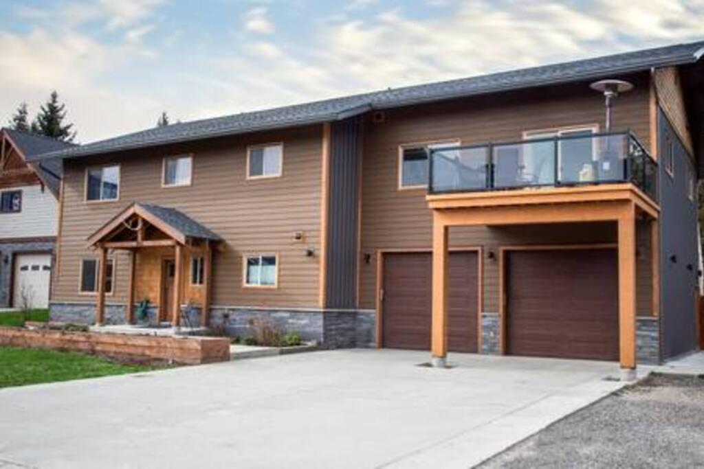 The Best 2 Bedrooms Suite In Revelstoke! מראה חיצוני תמונה