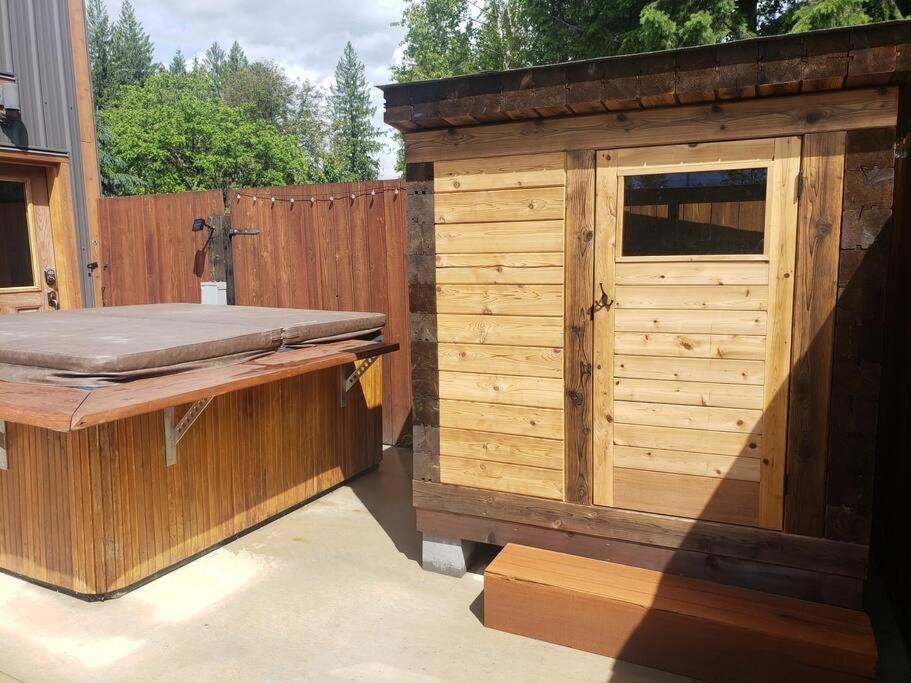 The Best 2 Bedrooms Suite In Revelstoke! מראה חיצוני תמונה